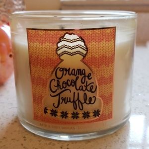 Bath and Body Works (White Barn Candle)